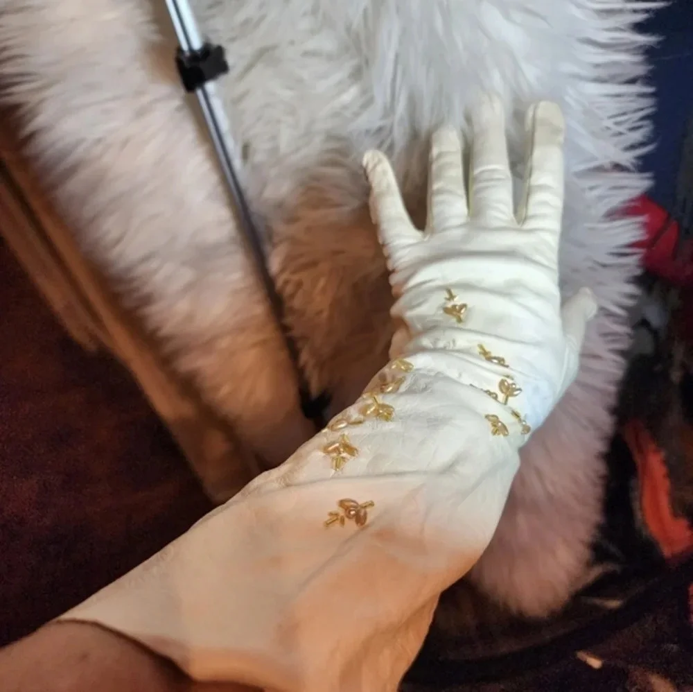 Vintage Debutante White beaded‎ Gloves 7.5